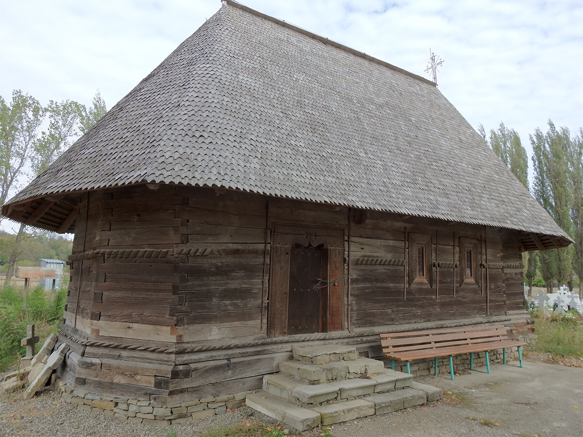 Biserica de lemn ”Cuvioasa Paraschiva” (sec. XVII), comuna Ruginești