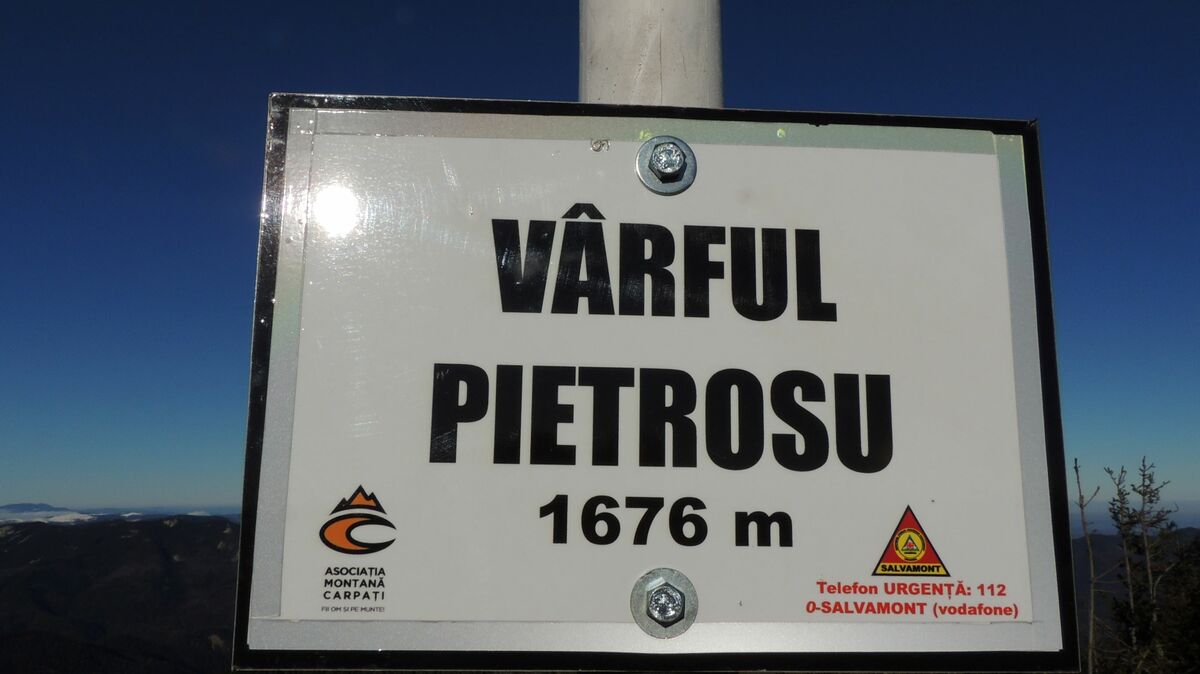 Traseu nr.11  traseu în circuit Cabanele Giurgiu-Vârful cu Lespezi-Vârful Pietrosu-Golul Verdelui-Șaua Fânării-Cabanele Giurgiu